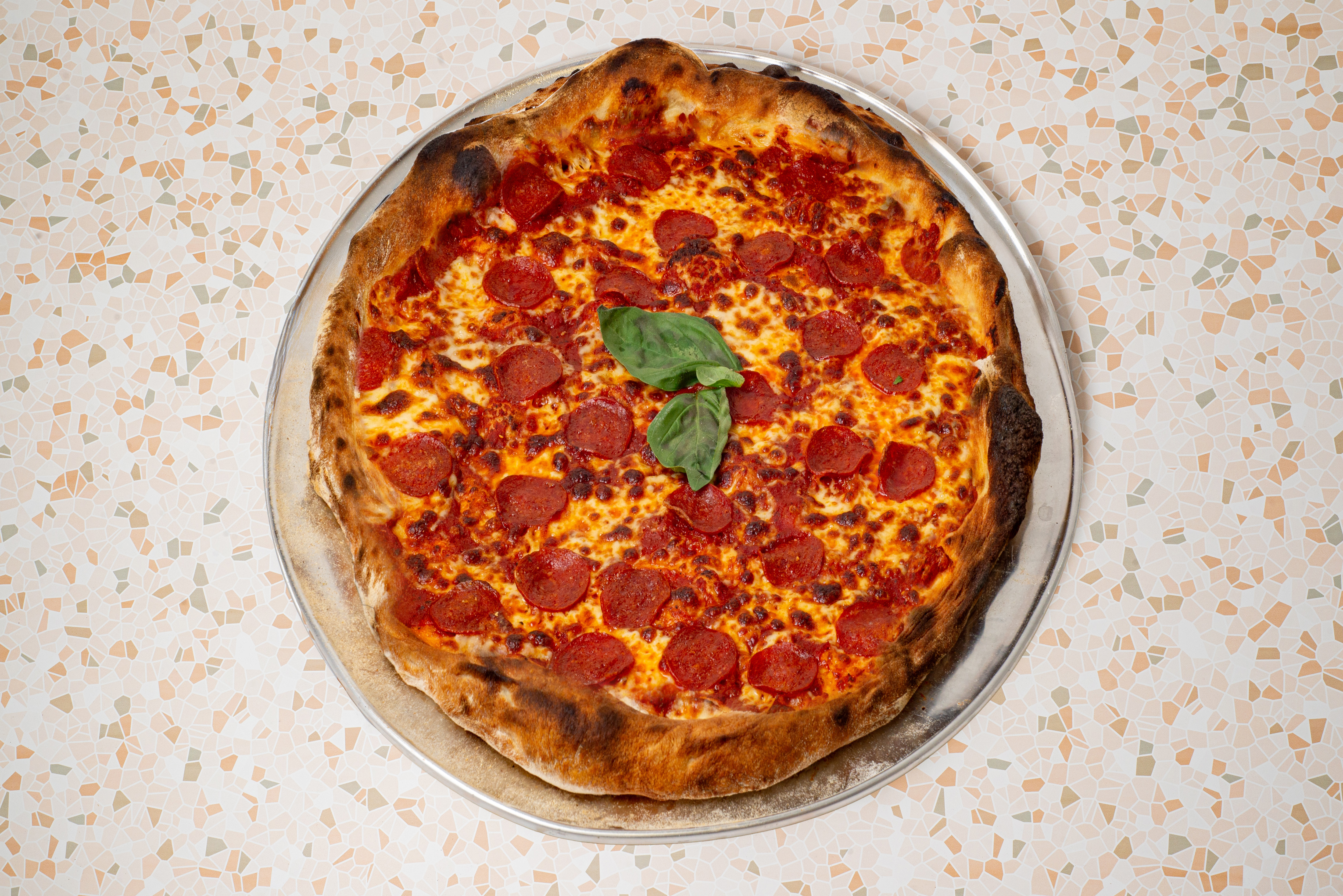 20-inch pepperoni sharer
